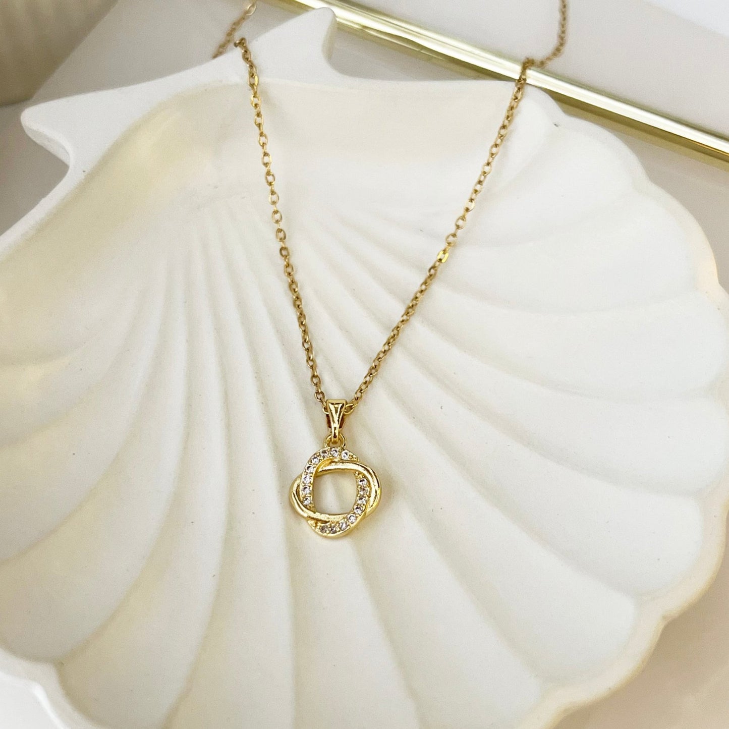 Aurora Necklace - 18K Gold Plated | anti tarnish | waterproof 